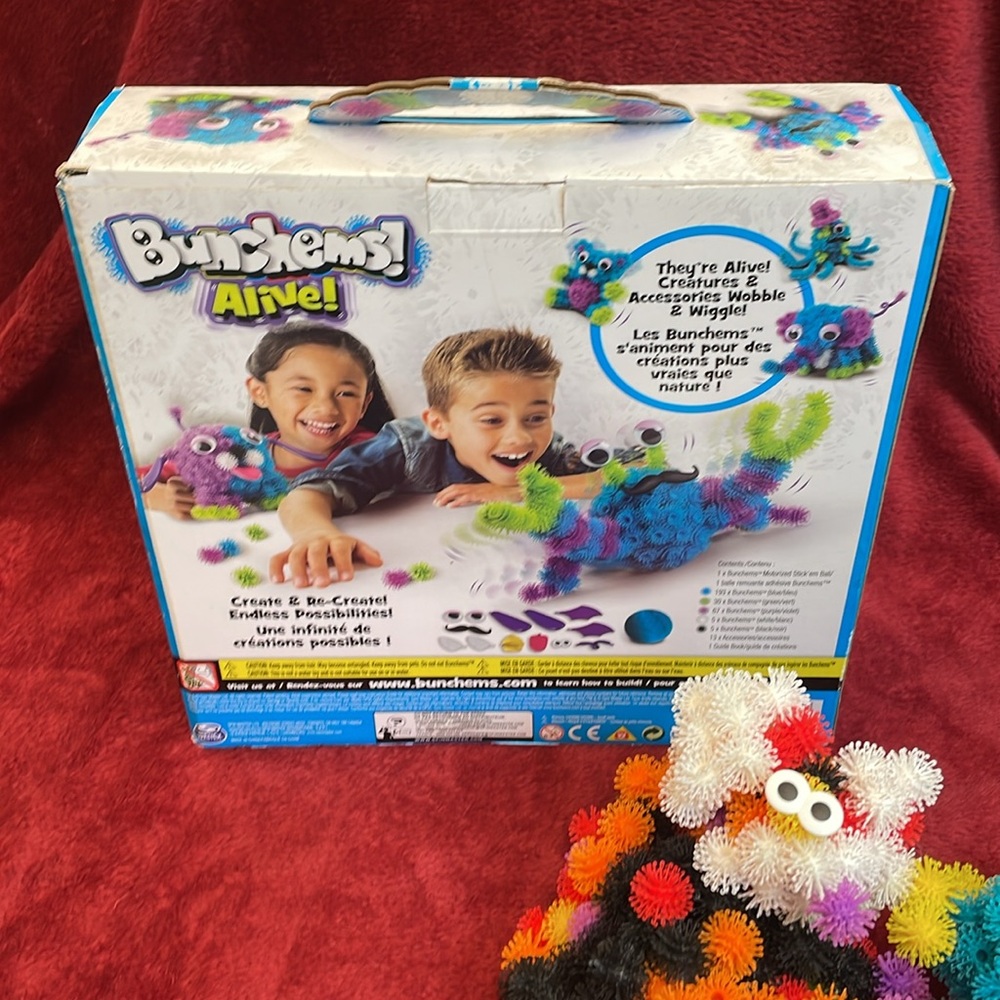 Bunchems! Alive! Motorized Action Pack Craft Kit Bunchems. With extra Bunchems! - Picture 4 of 8